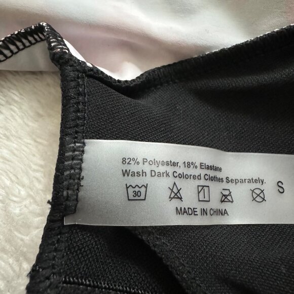 womens swimming top long sleeve sz small black / green floral padded summer NWOT - Picture 5 of 6